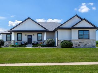 920 Muirfield Cir, Eldridge, IA 52748