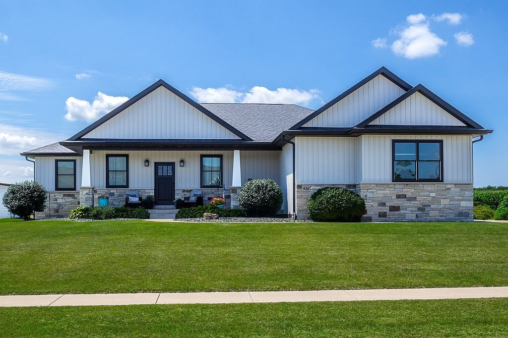 920 Muirfield Cir - Property Image