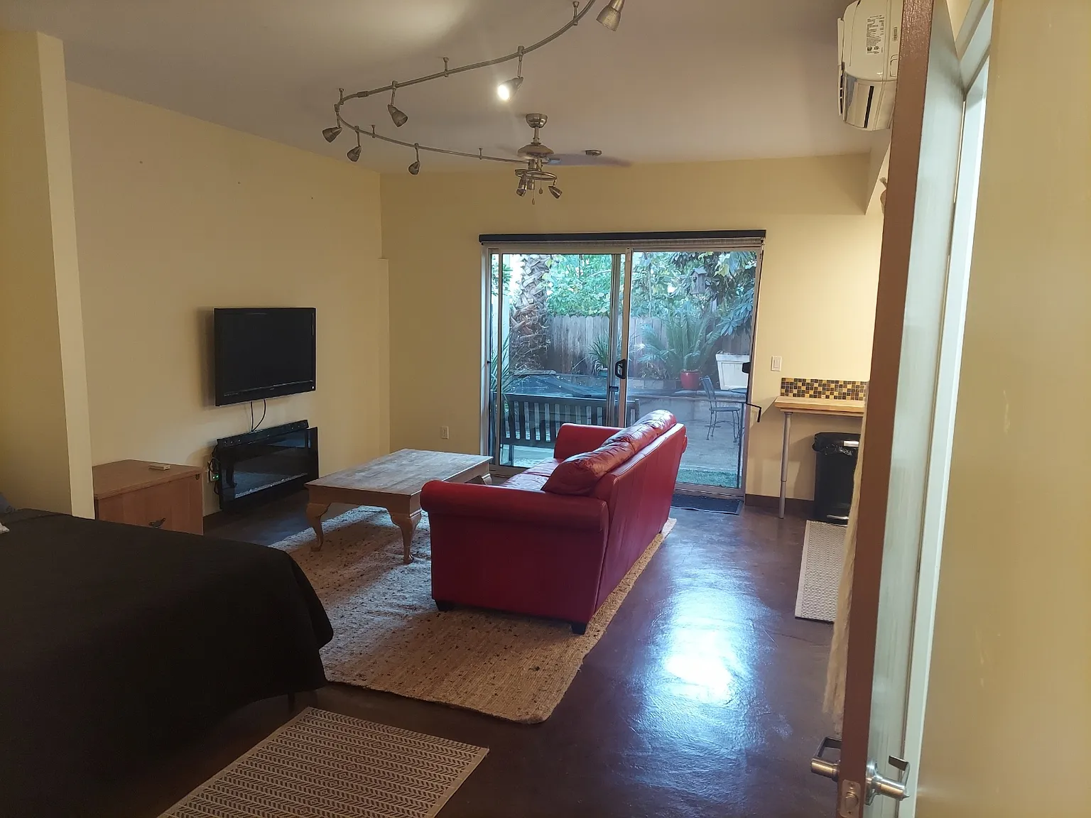 Studio, 500 sqft, $1,500 — Photo 1