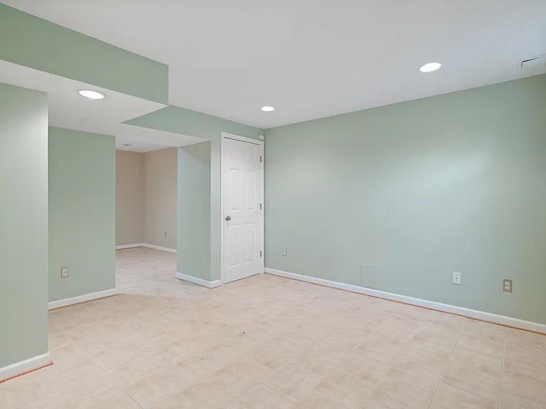 340 Foxridge Dr SW — Photo 30