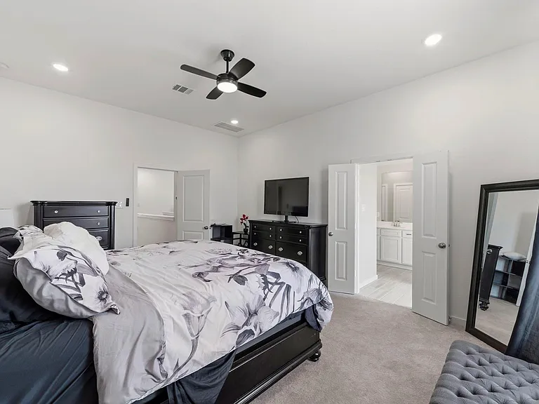 21235 Doubtful Canyon Dr — Photo 20