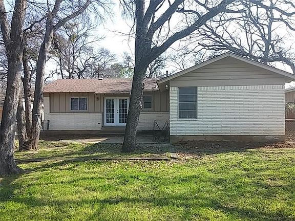4th image of 912 Vine St