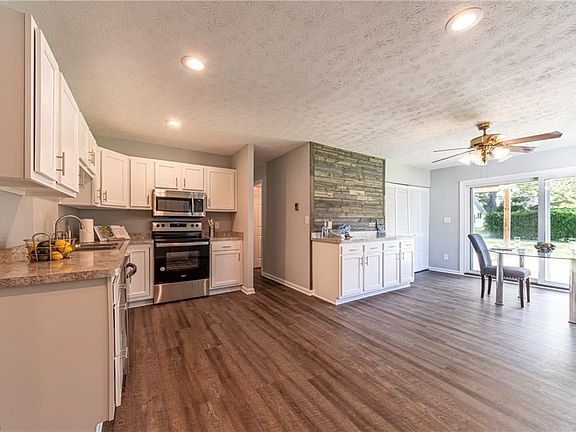 3rd image of 1172 Cloverleigh Dr