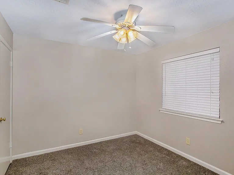 17002 Sky Blue Pl — Photo 12
