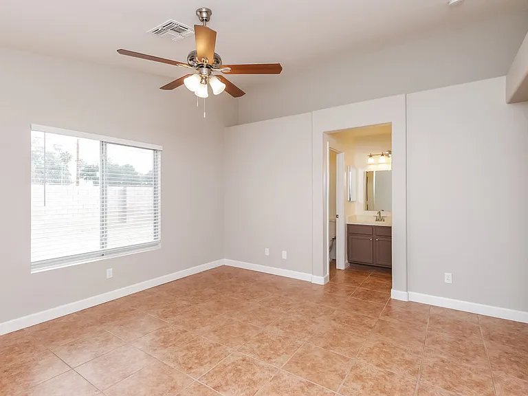 631 N Williams St — Photo 10