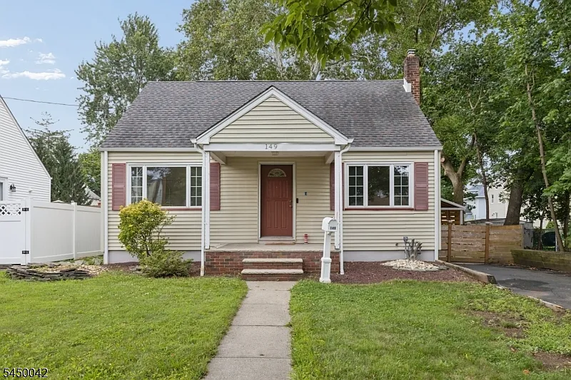 3 bed, 1.0 bath, $3,950 — Photo 3