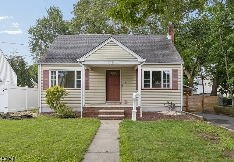 149 Severin Ct — Photo 3