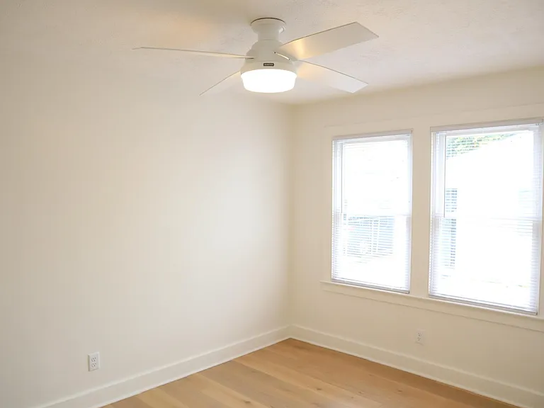 535 Lilly Ave — Photo 15