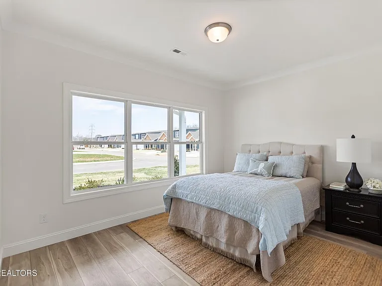 1402 Summer Meadow Dr — Photo 13