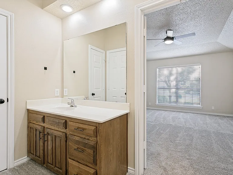 2306 Birchbrook Ct — Photo 17