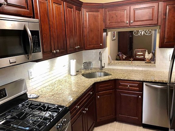 3rd image of 66 Pleasantview Dr