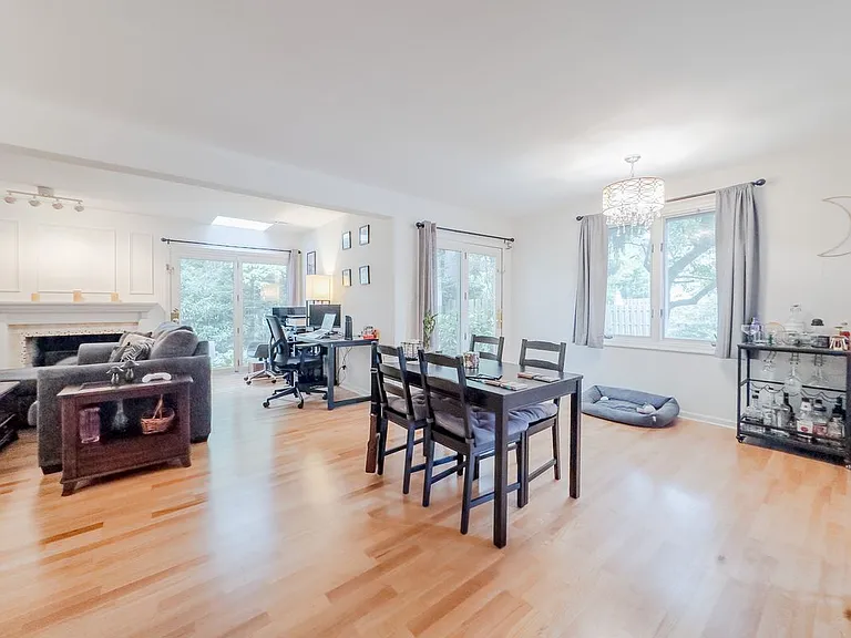 116 Montrose Ave #D — Photo 5