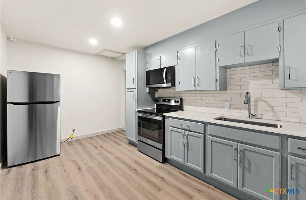2 bed, 768 sqft, $1,195 — Photo 1