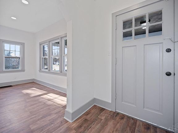 3rd image of 1344 Beacon St