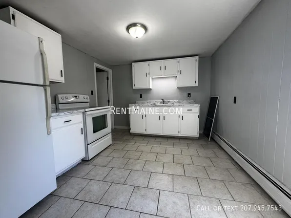 282 Main St #8, Waterville, ME 04901