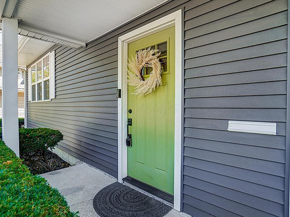 4th image of 262 Kensington Pl