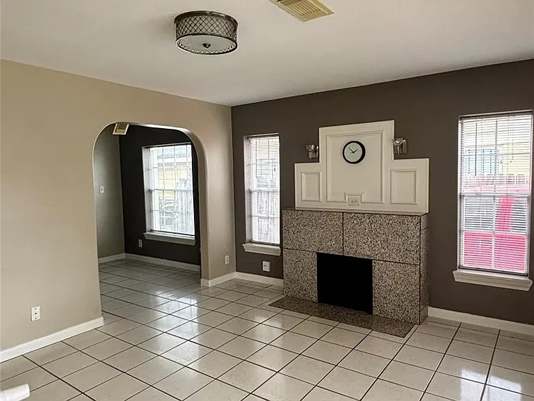 2340 Cumberland St — Photo 5