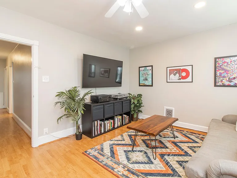 454 Leverington Ave #2 — Photo 10