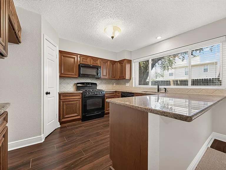3003 Mast Ct — Photo 19