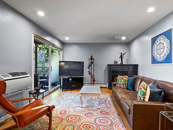 3rd image of 1531 W Farwell Ave APT 2N