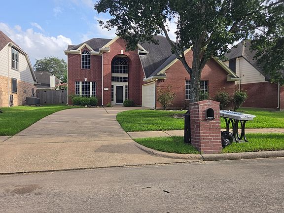 2nd image of 10902 Spruce Dr N