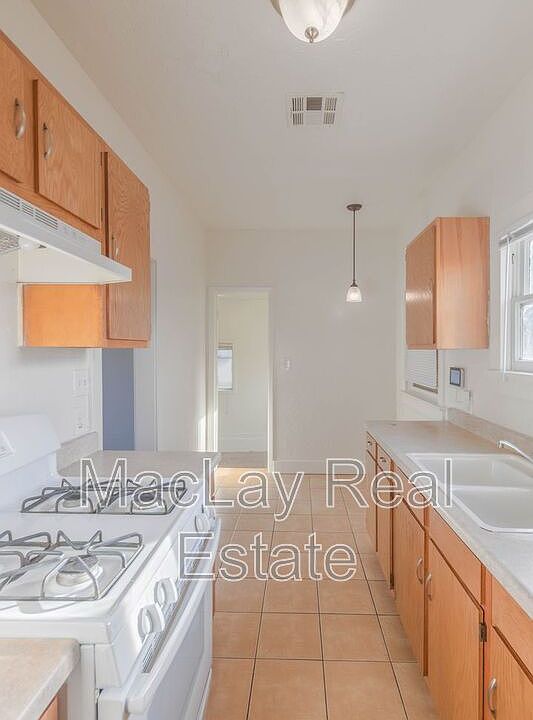 1st image of 2032 W Adams St Unit 3