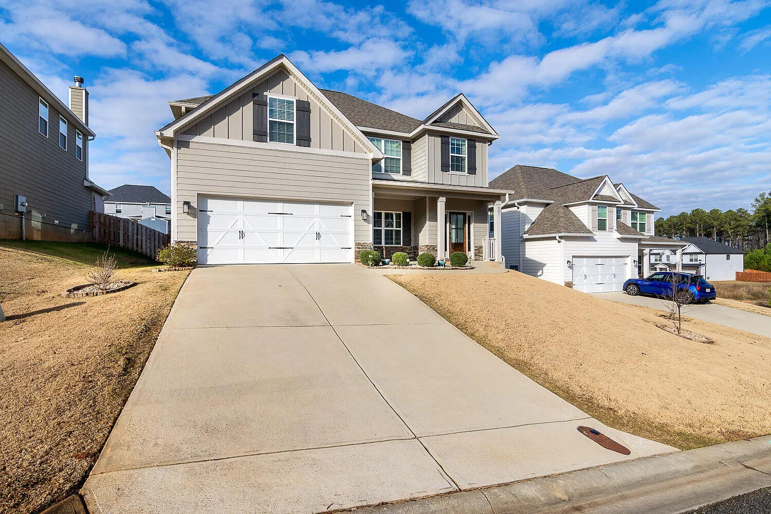4 bed, 2.5 bath, 2869 sqft, $2,700 — Photo 2
