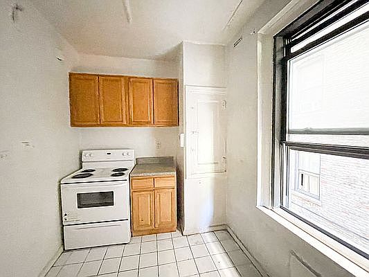 4th image of 80 Haven Ave APT 2B