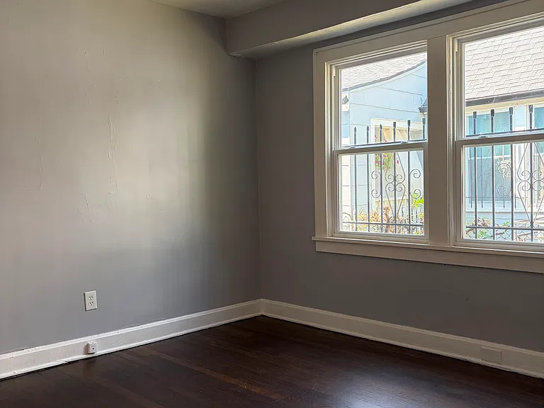 5447 Highland Ave — Photo 9