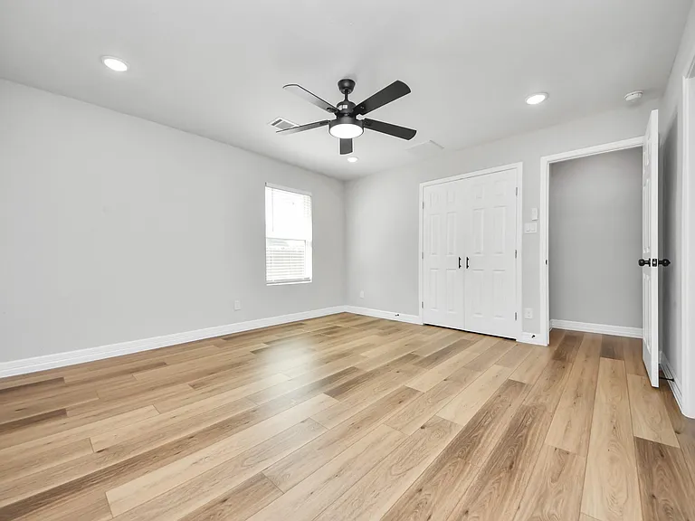 7605 Avenue C — Photo 36