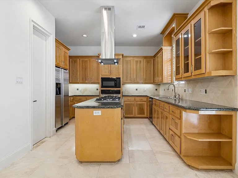 6906 Sewanee St — Photo 7