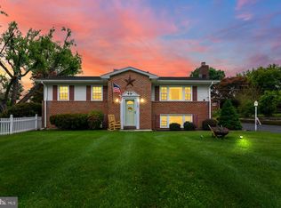 6503 Panorama Dr, Sykesville, MD 21784