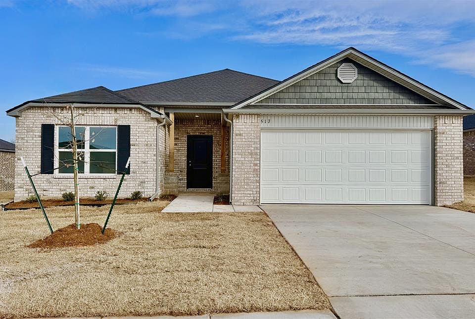 1st image of 517 Hillsboro Rd