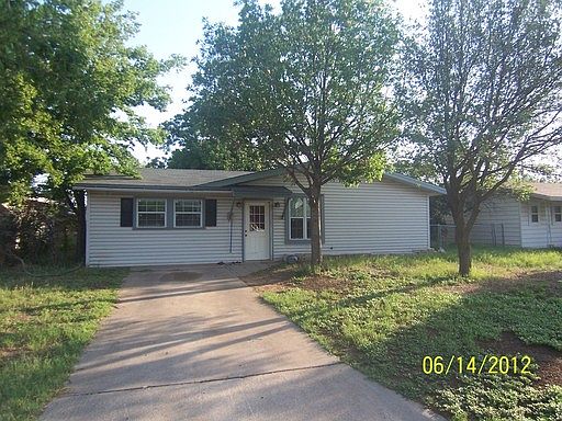 1st image of 2718 Bennett Dr