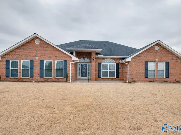 112 Greenclover Ln, Madison, AL 35758