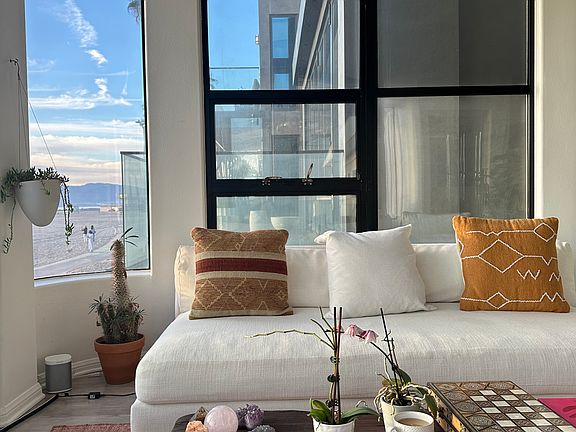 2nd image of 2815 Ocean Front Walk Unit 1