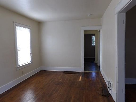 5th image of 2424 Craiger Ave