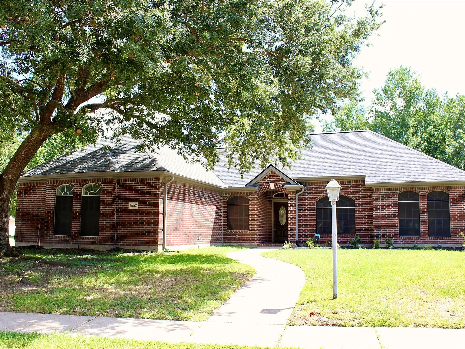 3 bed, 3.0 bath, 2003 sqft, $2,200 — Photo 1