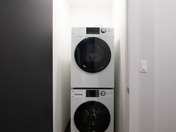 3rd image of 196 Graham Ave #1B