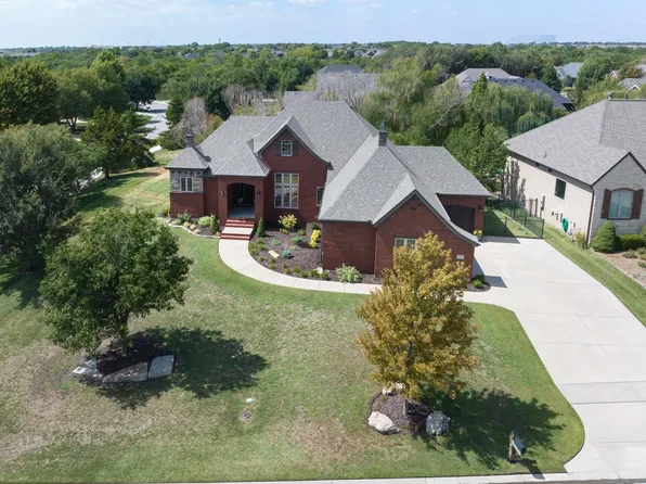 2501 N Rosemont St, Wichita, KS 67228