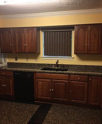 5th image of 3737 Rockford Hts
