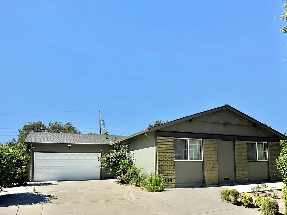 2657 Agua Vista Dr
