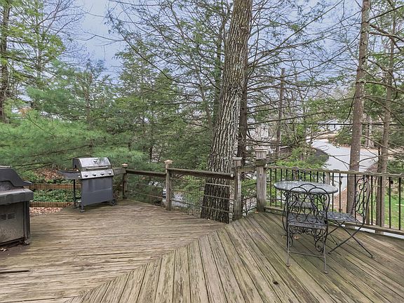 5th image of 21 Hemlock Heights Road