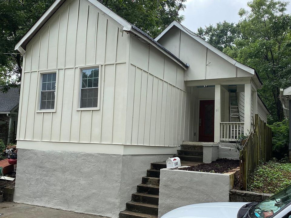 Haygood is a quiet cobblestone street. Front view of home