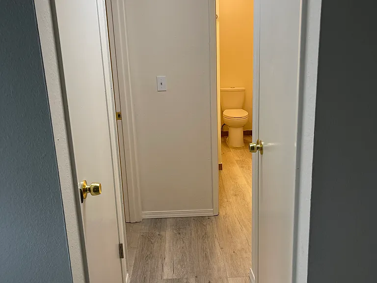 9421 Avondale Rd NE #13 — Photo 6
