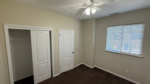 676 W Lisbon Ln — Photo 12