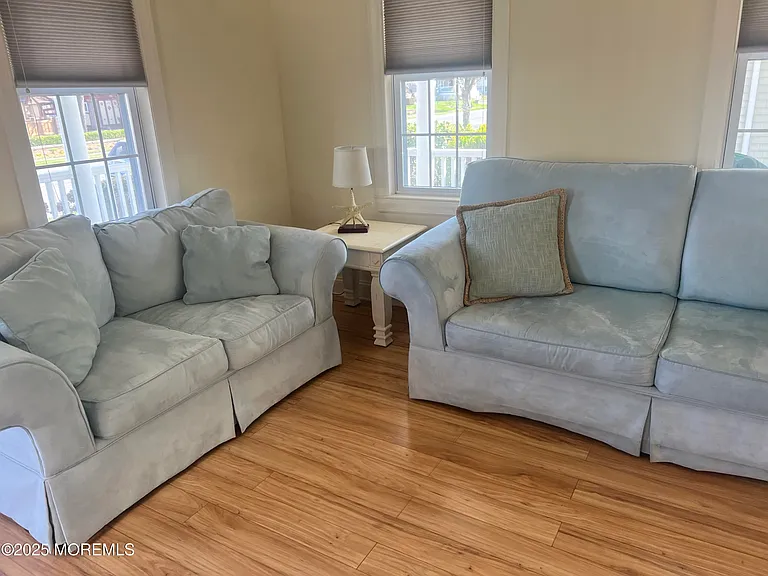 327 Woodland Ave — Photo 15