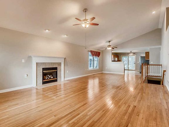 3rd image of 6924 Joysmith Cir