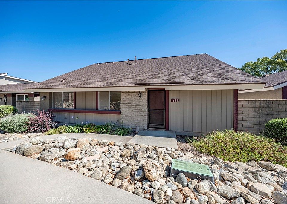 1st image of 1686 Carmel Cir E