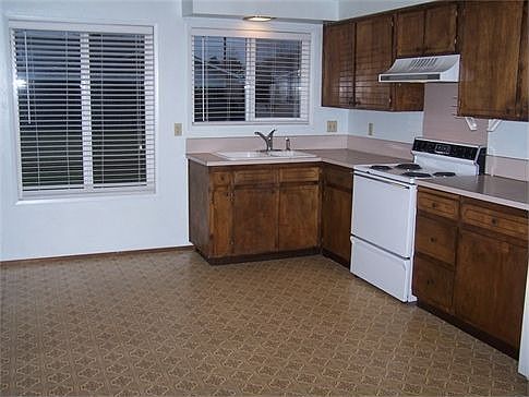 Kitchen/Dining Combo